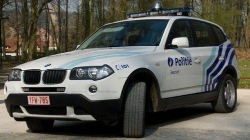 Dünya'dan polis araçları