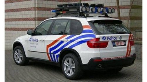 Dünya'dan polis araçları