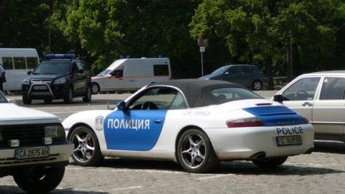 Dünya'dan polis araçları