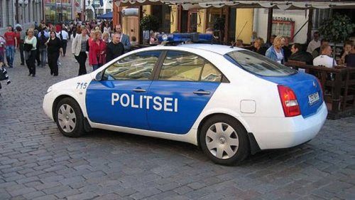 Dünya'dan polis araçları