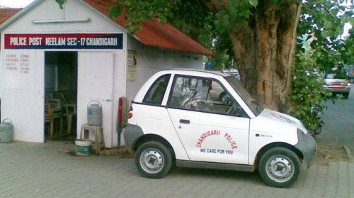 Dünya'dan polis araçları