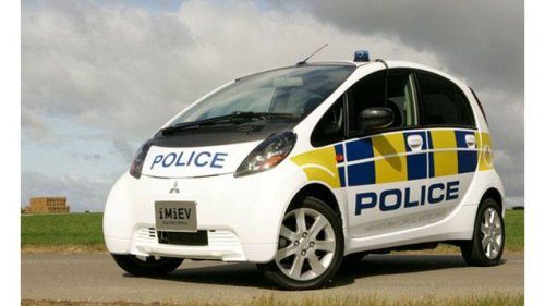 Dünya'dan polis araçları