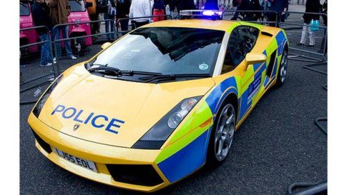 Dünya'dan polis araçları