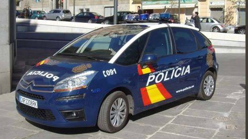 Dünya'dan polis araçları