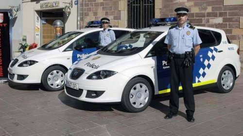 Dünya'dan polis araçları