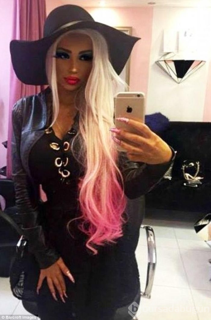 Barbie bebeğe benzemek için servet harcıyor!