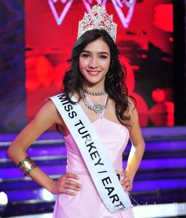 Aybüke Pusat, 'Kim Milyoner Olmak İster'e katılmış