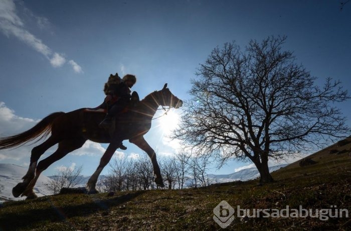 'Diriliş Ertuğrul' Kırgız Türkleri'nin evinde