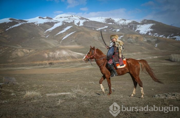 'Diriliş Ertuğrul' Kırgız Türkleri'nin evinde