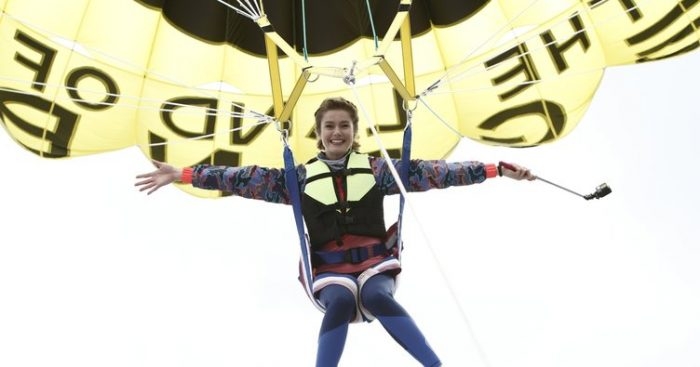Burcu Biricik '8.gün' için uçtu
