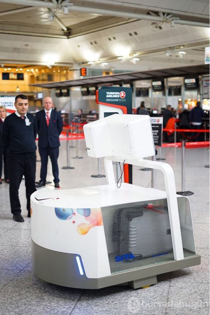 THY geleceğin akıllı bagaj robotu "Leo"yu tanıttı!
