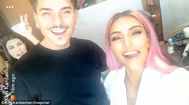 Kim Kardashian 80'lere döndü!

