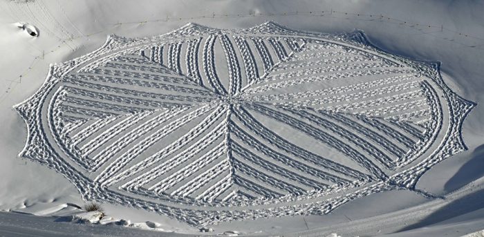 Kar ressamı Simon Beck'ten kar üzerinde sanat eserleri
