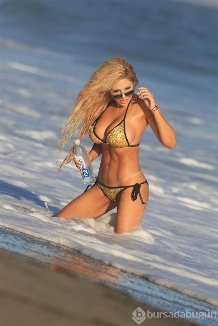 Francesca Larrain

Miami'de boy gösterdi!
