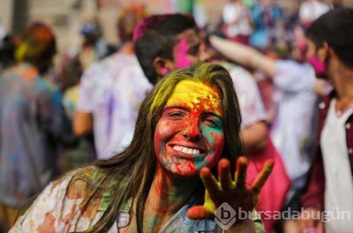 Nepal'de Holi festivali!
