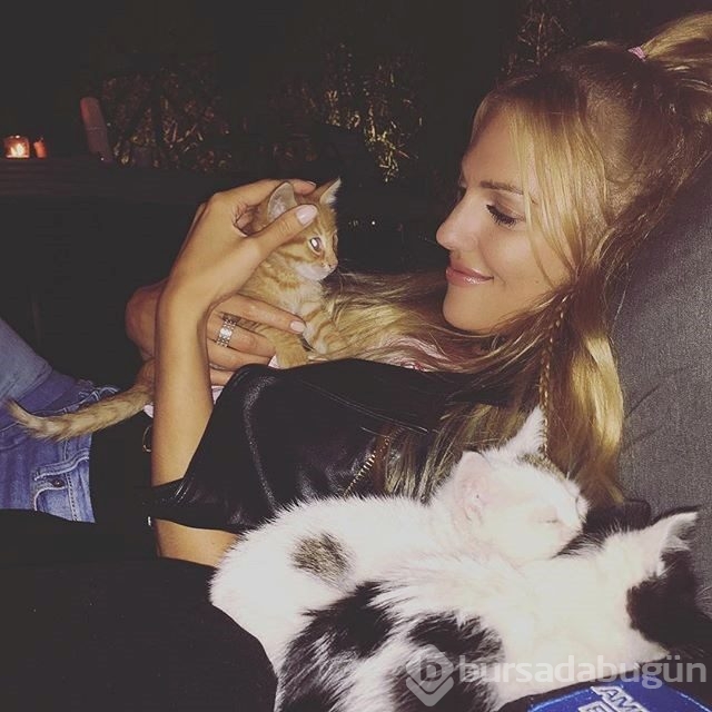 Gonca Vuslateri köpekleri için taşınıyor! (Ünlülerin hayvanları)