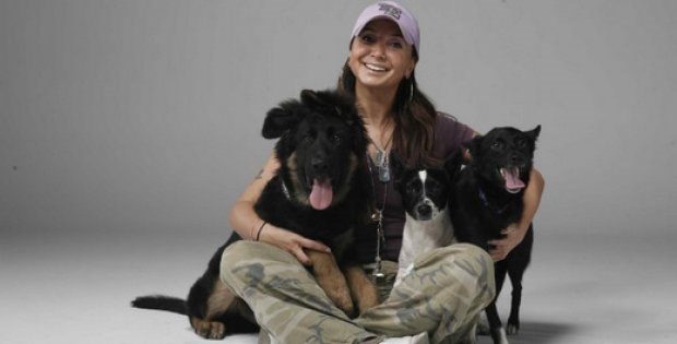 Gonca Vuslateri köpekleri için taşınıyor! (Ünlülerin hayvanları)