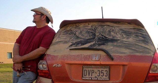 Kirli arabalardan sanat eserleri ortaya çıkarıyor