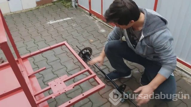 400 liraya kendi arabasını yapan Türk YouTuber
