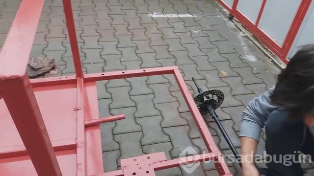 400 liraya kendi arabasını yapan Türk YouTuber
