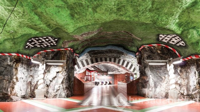 Birbirinden ilginç metro istasyonları!