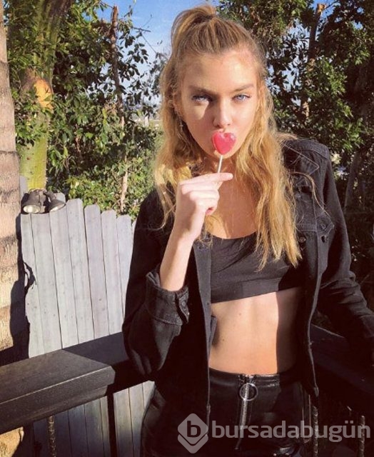 Victoria's Secret modeli Stella Maxvell'den iddialı poz
