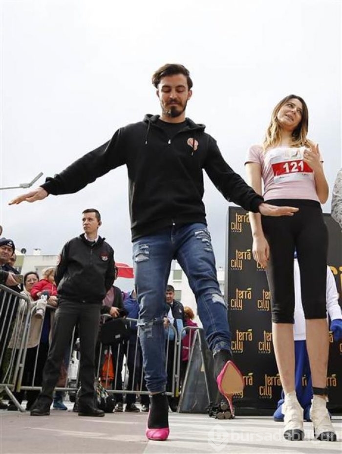 Antalya'da Yüksek Topuk Koşusu



