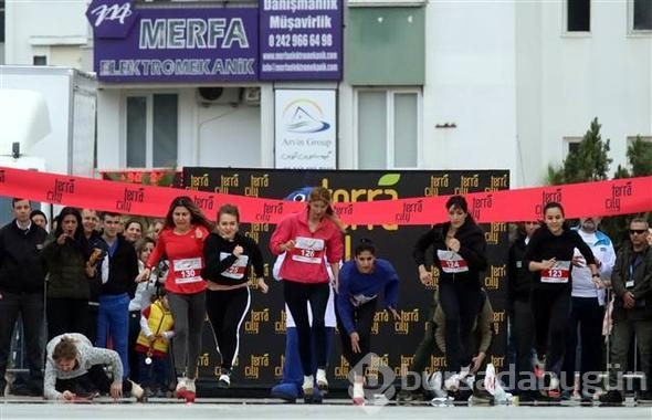 Antalya'da Yüksek Topuk Koşusu




