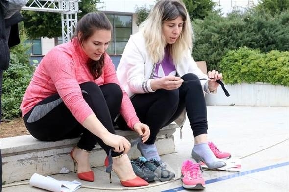 Antalya'da Yüksek Topuk Koşusu



