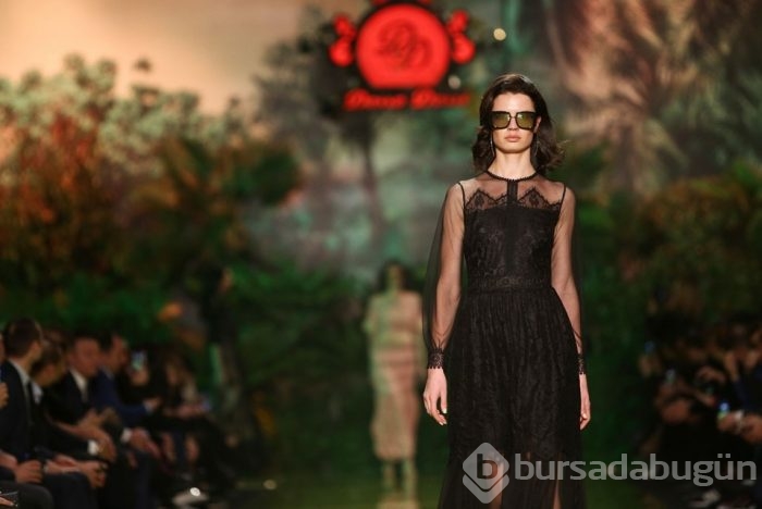 Türk modeller Bakü'de podyuma çıktı
