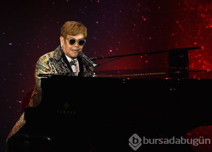 Elton John konserde hayranına küfür etti!

