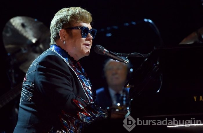 Elton John konserde hayranına küfür etti!
