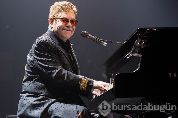 Elton John konserde hayranına küfür etti!
