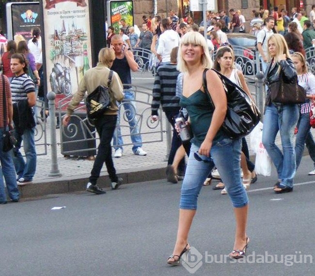 Ukrayna sokaklarının süper güzelleri
