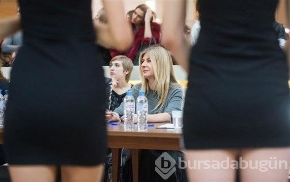 Miss Russia'nın seçmeleri AVM'de düzenlenince ortalık karıştı
