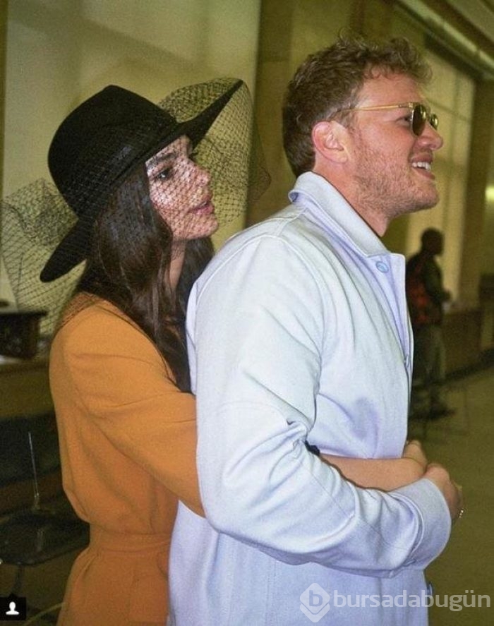 Emily Ratajkowski düğün takılarını takipçileriyle paylaştı
