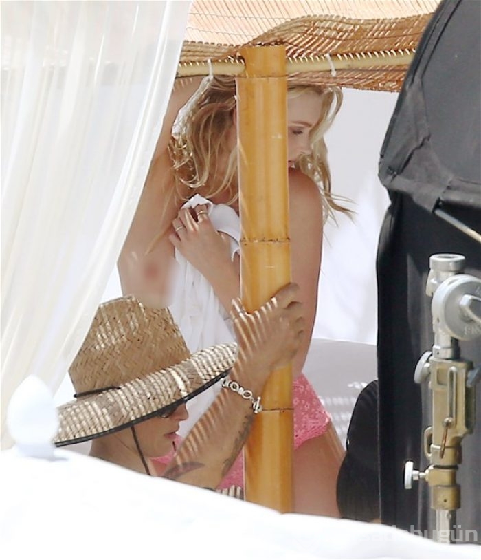 Elsa Hosk nefes kesti!