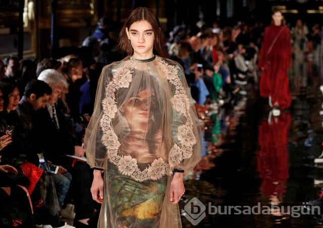 Paris moda haftası'nda feminizm rüzgarı!