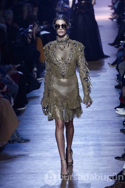Paris moda haftası'nda feminizm rüzgarı!