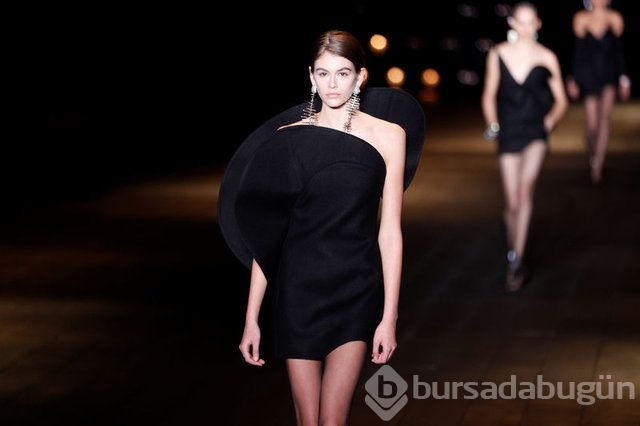Paris moda haftası'nda feminizm rüzgarı!
