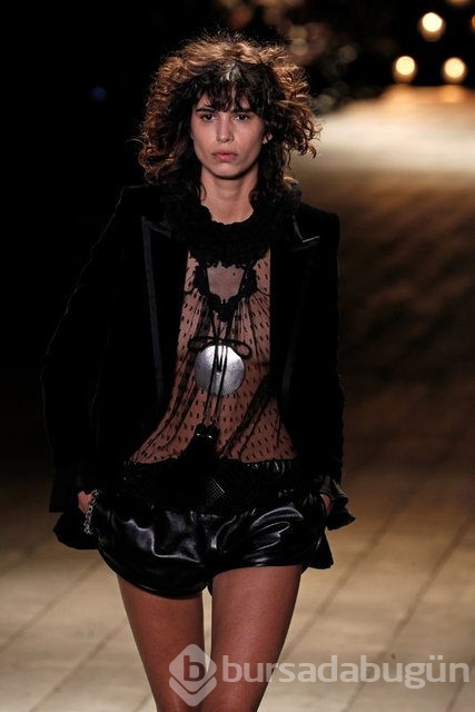 Paris moda haftası'nda feminizm rüzgarı!