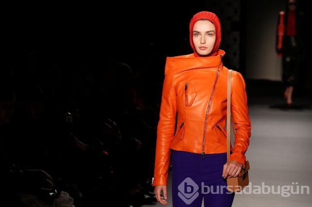 Paris moda haftası'nda feminizm rüzgarı!