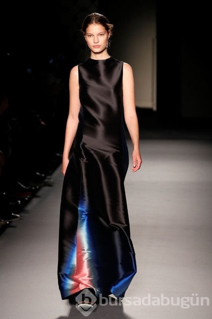 Paris moda haftası'nda feminizm rüzgarı!