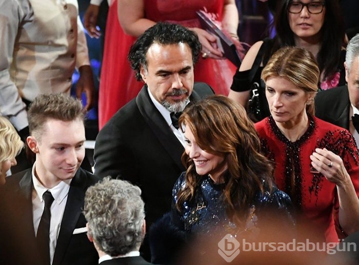 Oscar gecesinde objektiflere takılanlar
