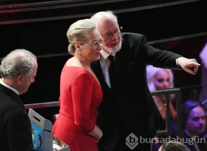 Oscar gecesinde objektiflere takılanlar
