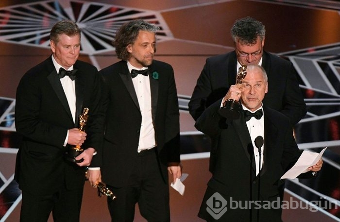 Oscar gecesinde objektiflere takılanlar
