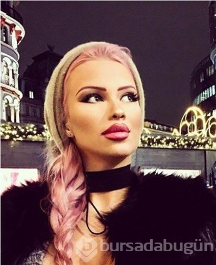 Bu dünyadaki tek derdi Barbie bebek gibi olmak
