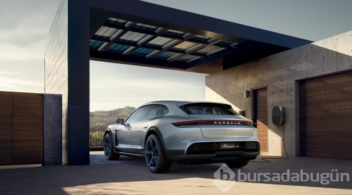 Porsche elektrikli otomobilini tanıttı