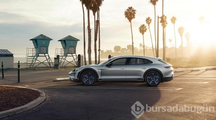 Porsche elektrikli otomobilini tanıttı