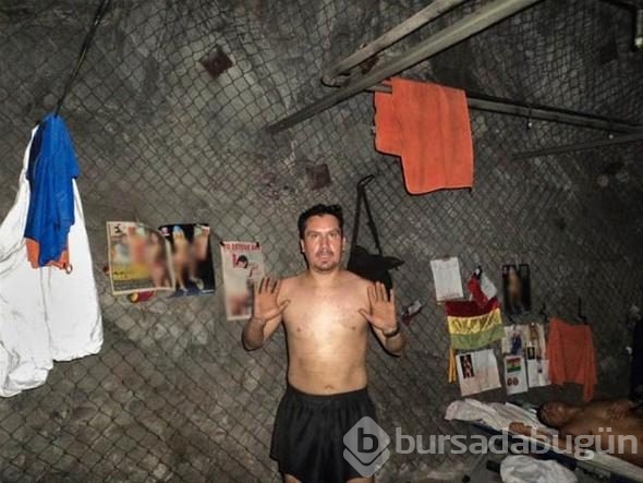 Göçükte mahsur kalan işçi yaşadıklarını fotoğrafladı